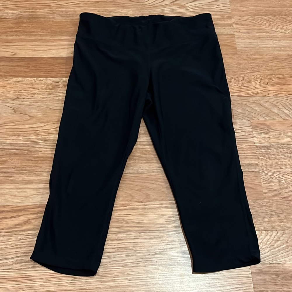 Cascade Sport Black Athletic Capri Leggings Sz M